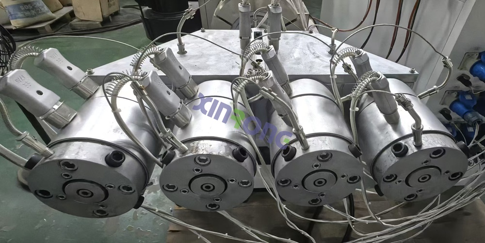 PVC16-32mm four cavities pipe machine on making for African customer2.jpg