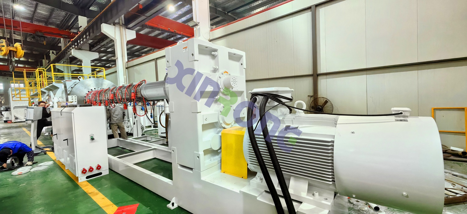 PE560-1200mm pipe machine on production for Middle Asia customer.jpg