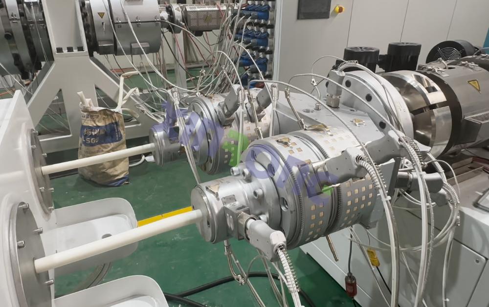double-cavity pipe machine testing for Nigeria custome2.jpg