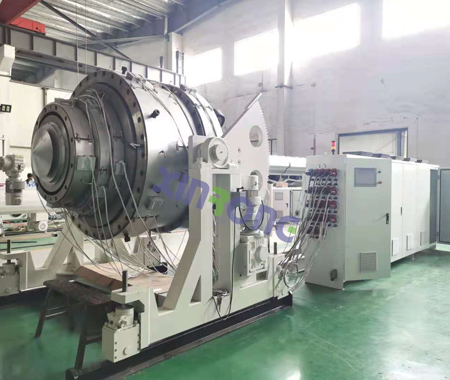PE560-1200mm Pipe Machine On Making For Foreign Customer